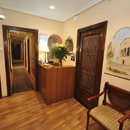 Гостевой дом Pension Oviedo
