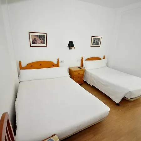 Pension Oviedo Гостевой дом 2*